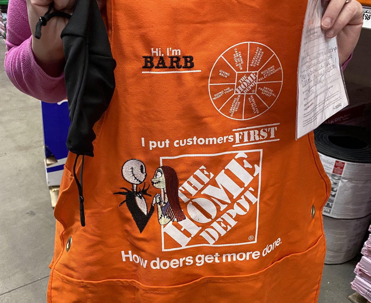 JillWoodPMD's tweet image. Well deserved recognition given out during a store visit with @DNehk , @BarbJPMD and @AaronFooteD130! #D130Driven #401EverRising @jacki_mccord @misjudes @DawnnM4 @BrianDyerthd @TonyTorrez14 @gray_nycole