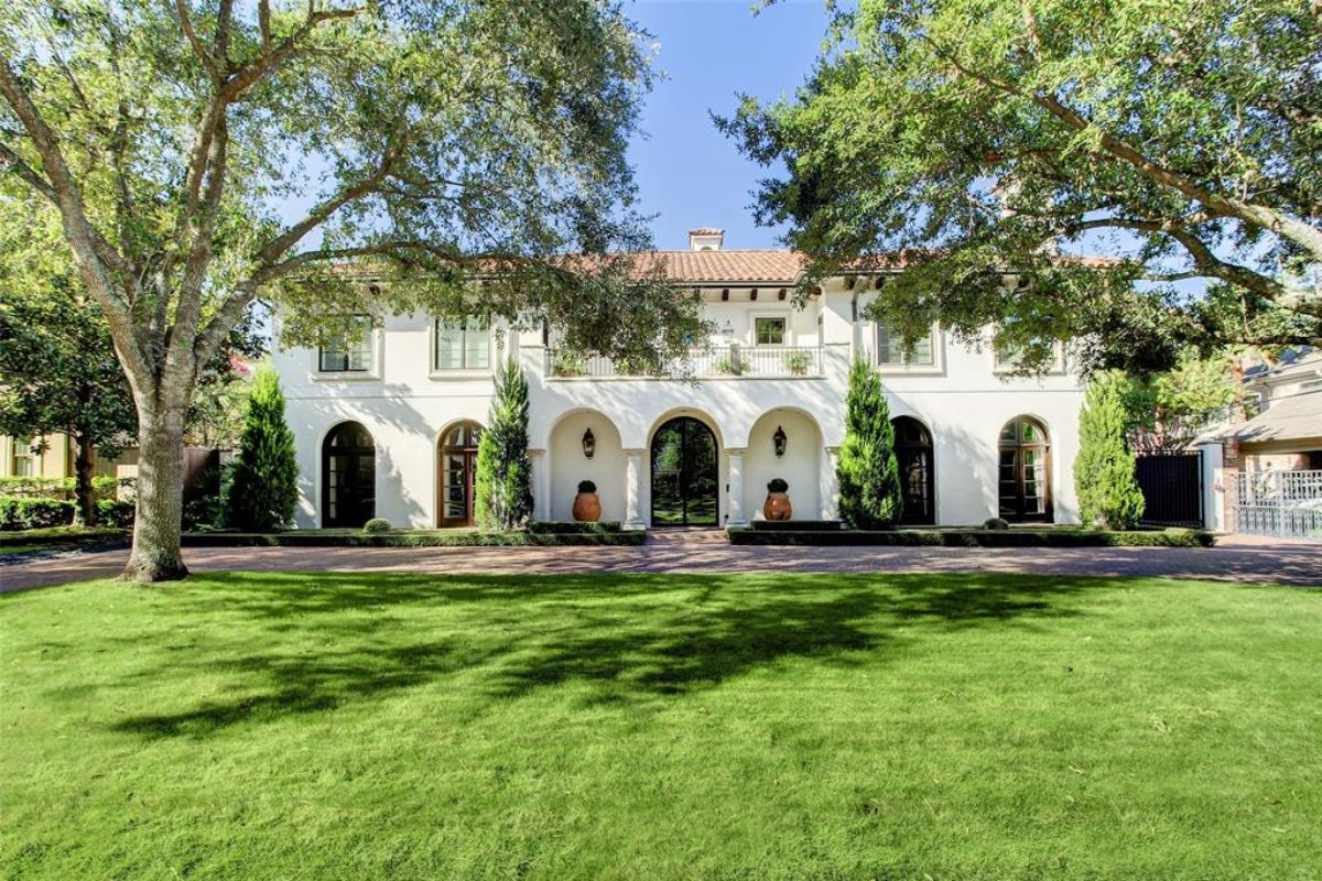 EMcHughRealtor's tweet photo. Houston Luxury Homes Sales Skyrocket Up 73.9 Percent!  https://t.co/ZNeBiYKRwh https://t.co/tvKEFaiZQJ