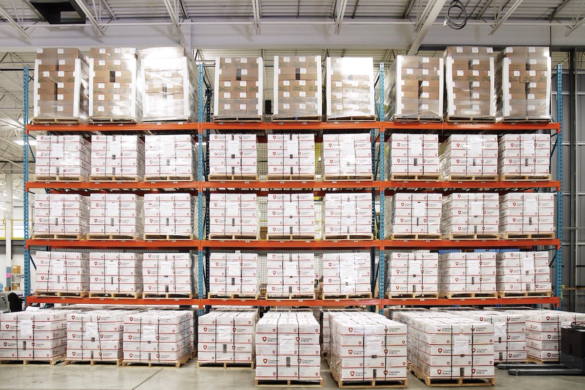 JeremyHedges77's tweet photo. Hospitals are obligated to buy through group purchasing contracts with importers for up to 7 years 

This is an industry wide issue for PPE manufacturers across Canada. Thousands of jobs and millions of private &amp; public dollars are at risk. 5M masks and 2M shields on our shelves. https://t.co/nqBfW40IN3