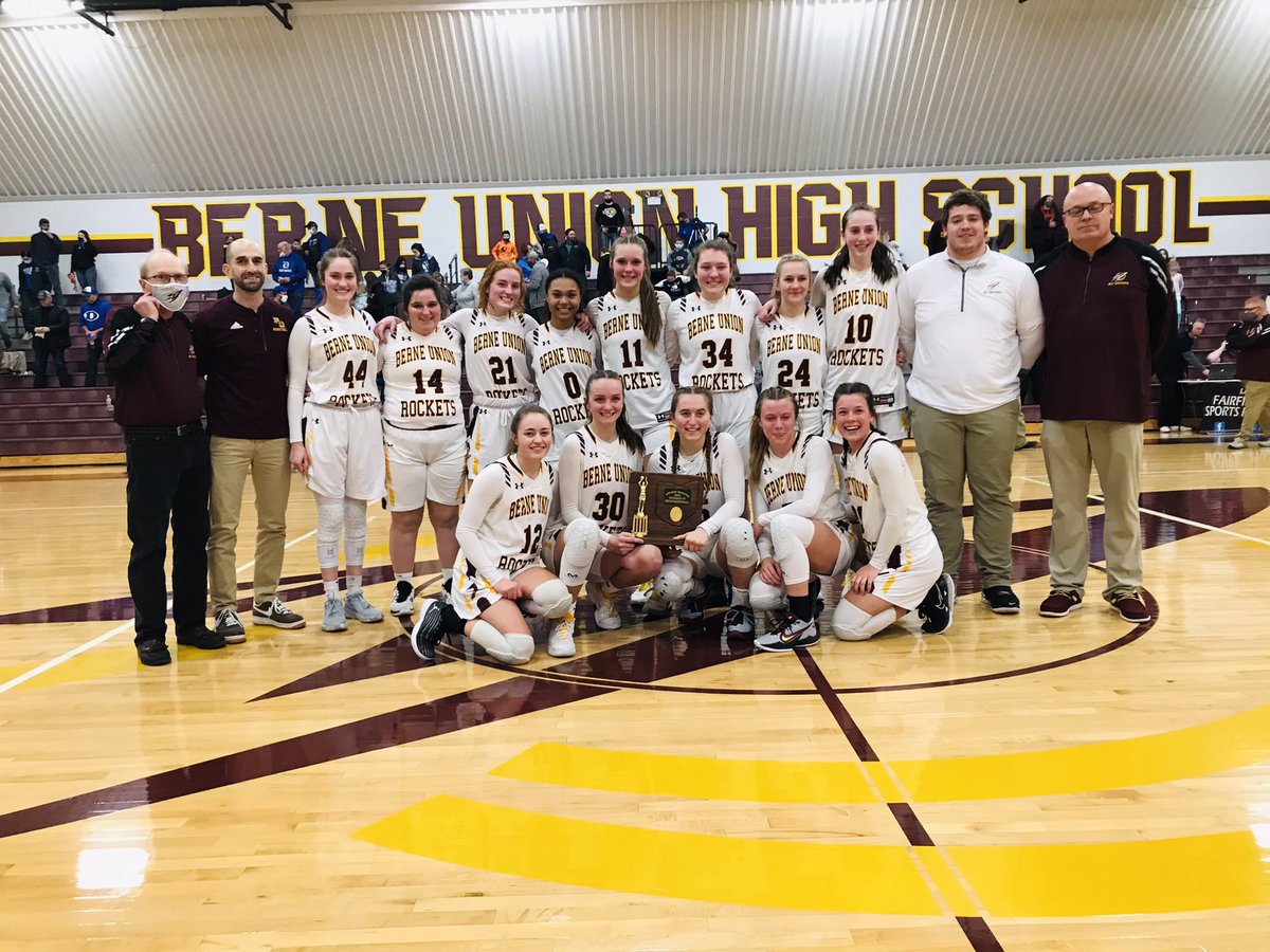 Congrats to Berne Union Lady Rockets. Back-to-back Central District Division IV Champions. @LadyRocketsBB @D_SNIVELY