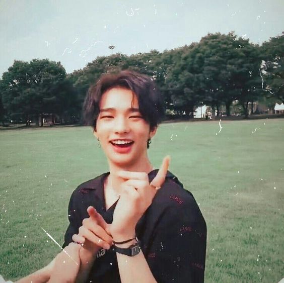 IN_explicavel's tweet photo. Certas coisas não podemos evitar, mas há outras que podemos mudar. Então Stays, façam justiça. Se a JYP decidiu tratá-lo como vilão, mostraremos que ela está errada. Hyunjin é um ser maravilhoso e seu brilho não merece ser apagado. #stayswithhyunjin https://t.co/5e4Q42ccBf