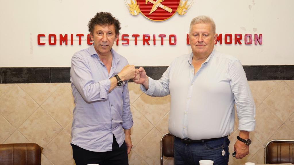 waltercarusso's tweet image. Visitamos Morón con @gustavoposse Nos reunimos en el Colegio de Abogados con sus autoridades. Conversamos con empresarios y comerciantes. Visitamos el comité acompañando a Roque Sabatella, cand a presidente de la lista 14-114. #cambio #distinto #renovacion #possepresidente #ucr