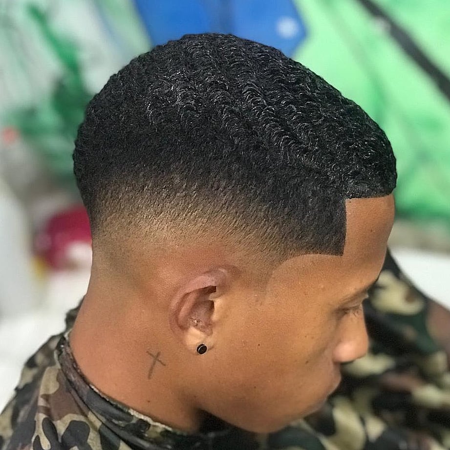rtbarbeiro's tweet photo. CORTE ESFUMADO +PIGMENTAÇÃO 🗽✂️ https://t.co/4gedv1WmNb