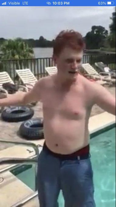 3 pic. Throwback to when I was a bit bigger, but still just as hot. https://t.co/diAL2lR1B1