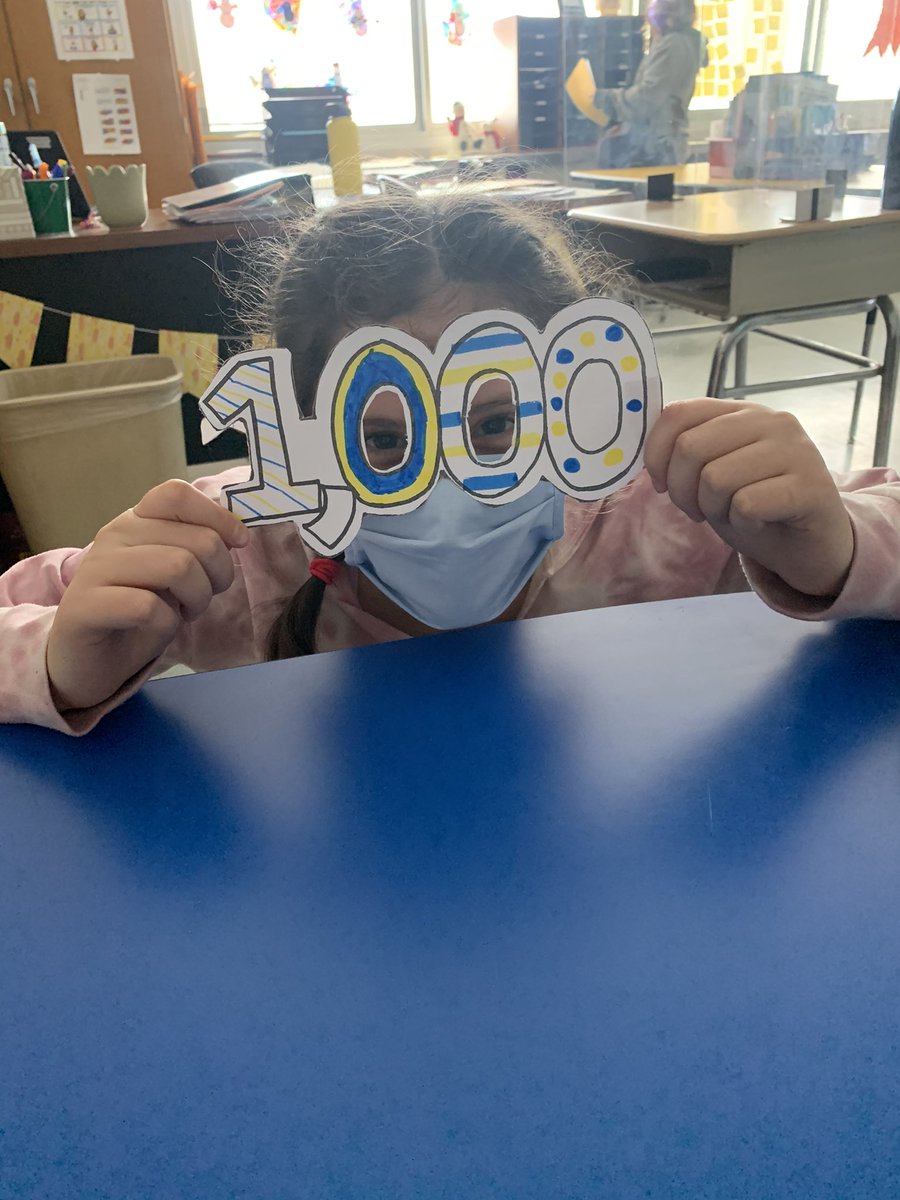 RangersMissC's tweet photo. We had so much celebrating the 1,000th day of school in fifth grade! 🎉 https://t.co/YvrRG4ivKM