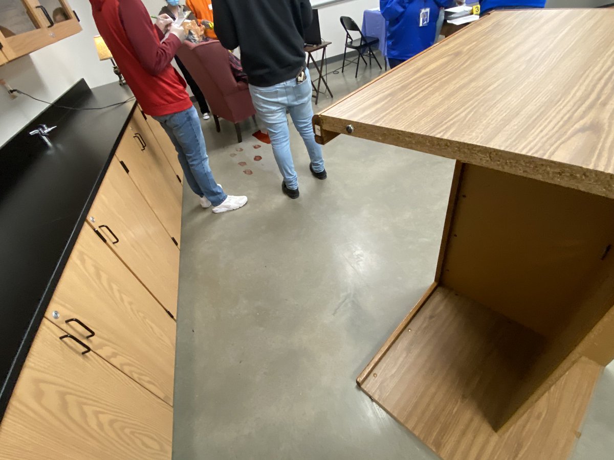 JDSimmsOfETX's tweet photo. Awesome lesson activity for Forensic Science classes, today. The content was delivered to the students beyond the spine of a textbook. DOL at its finest...”Doing” is learning! #FunFriday #CSI #Forens #TangiblyTeaching #MockCrimeScene @TwitterlessWilliamson https://t.co/UMdK4tZg4x