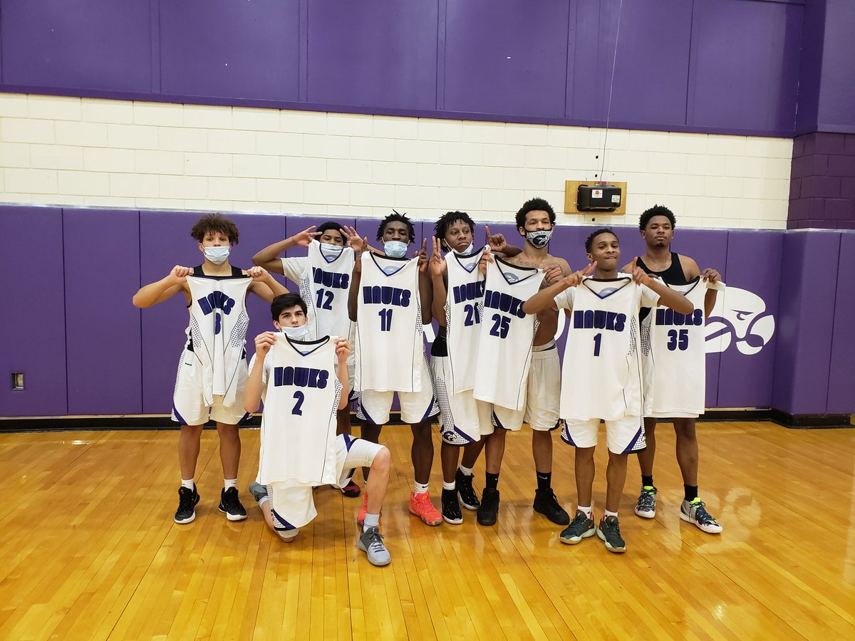 CoachMGreenII's tweet photo. 🏆🏆🏆. 3 -peat league champs? This can't be Harmon, lol. https://t.co/zHIlRbmZYQ
