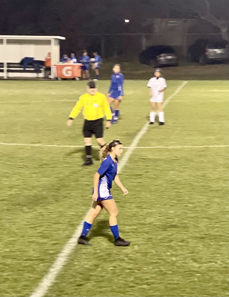 MWLaw1974's tweet photo. Yesssssss!!!!! Emily Diaz shoots, Emily Diaz scores!!!! @LadyWSoccer takes a 1-0 lead over Shoemaker halfway through the 1st half!!!!! #GoEmGo
@dsoccerstuds @coach_case1 @CoachKnox3 @renaldo_ellis @SchoolTemple @TempleISD @SportsTdt https://t.co/fNqyL6ExNZ