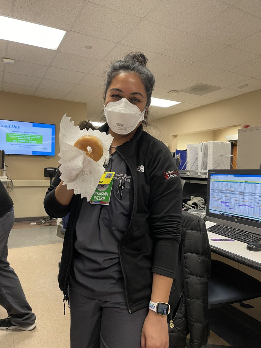 eblazar's tweet photo. Donuts for #ResidentAppreciationDay @InspiraEM 

While nothing truly captures your hard work and dedication during this time of global uncertainty. At least your collective sweet tooth will be satisfied. 

@WilsonchiuMd @DrColaianniMD https://t.co/q928RpQKQx