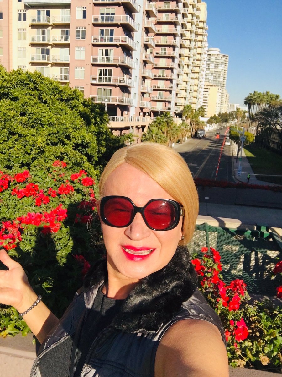 ModelaKurzet's tweet photo. I just want to tell everyone there is nothing to worry about vaccine #Covid-19 💉 no pain at all 😊 
#PleaseGoVaccine  💉#Safe #YourLife  #Mask 😷 https://t.co/kB3nEgUwqu