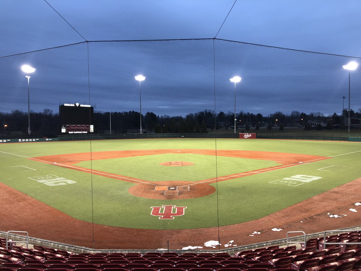 JeffMercer54's tweet photo. In honor of Ryan Wilcoxen and support of the @OVBase community, the lights are on at Bart Kaufman Field. https://t.co/P0bsqdTrVo