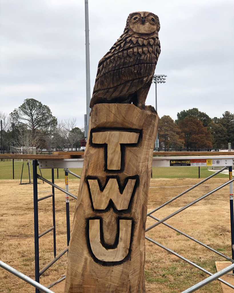 MendezGrant's tweet photo. Thank you to Robs Creations for our new Oakley at our Pioneer Park! #GoTWU! β¦@SandeeMottβ© β¦@CoachAbouzarTWUβ© https://t.co/bmNuIJhQ1V