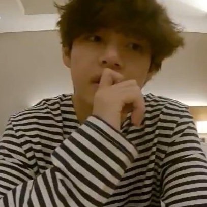 kthprettyhands's tweet photo. tete 🐻🤍 https://t.co/QFV4XUQyWi