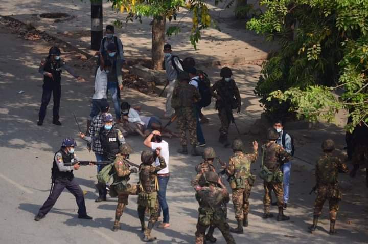 ZAWLINH06088953's tweet photo. Evil animals
Monywa, Sagning
#Feb27Coup 
#WhatsHappeningInMyanmar https://t.co/cuxHzAczDI