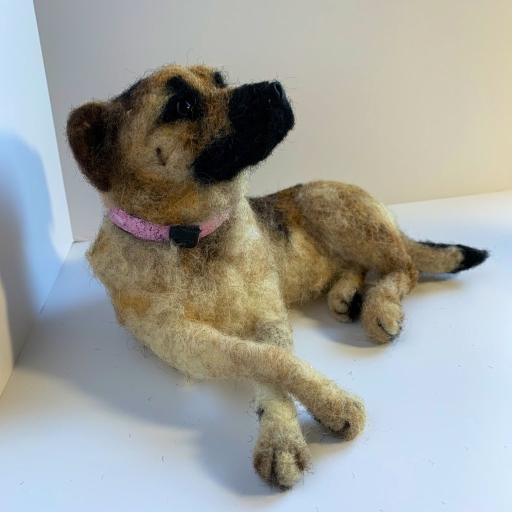 ffinlaysonart's tweet photo. Good morning!! A busy weekend of felting ahead, hope to create some lovely portraits like this one #EarlyBiz https://t.co/qV8ir7uFlN