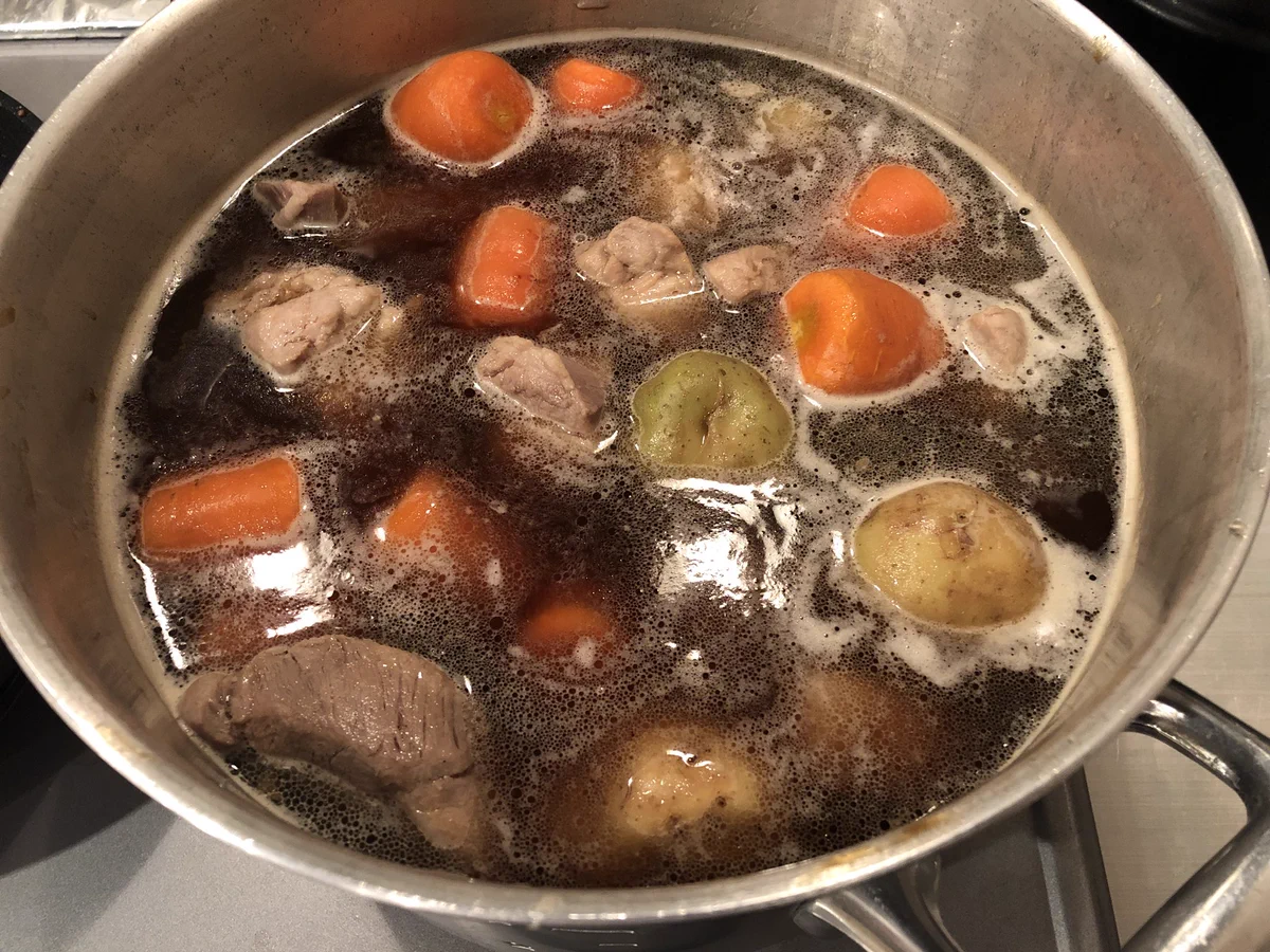 肉じゃがを手探りで作ってみたところ、予想外の感想をもらったｗｗ