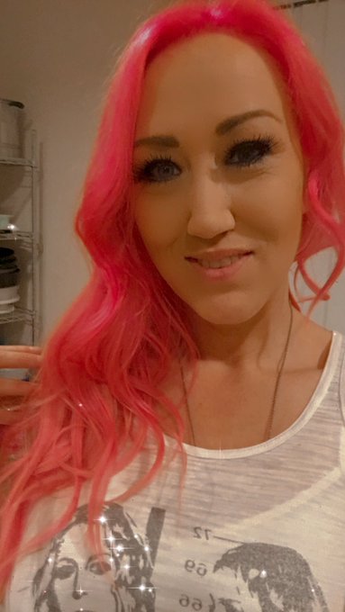 Pretty in pink... https://t.co/2IYpxo59HH
