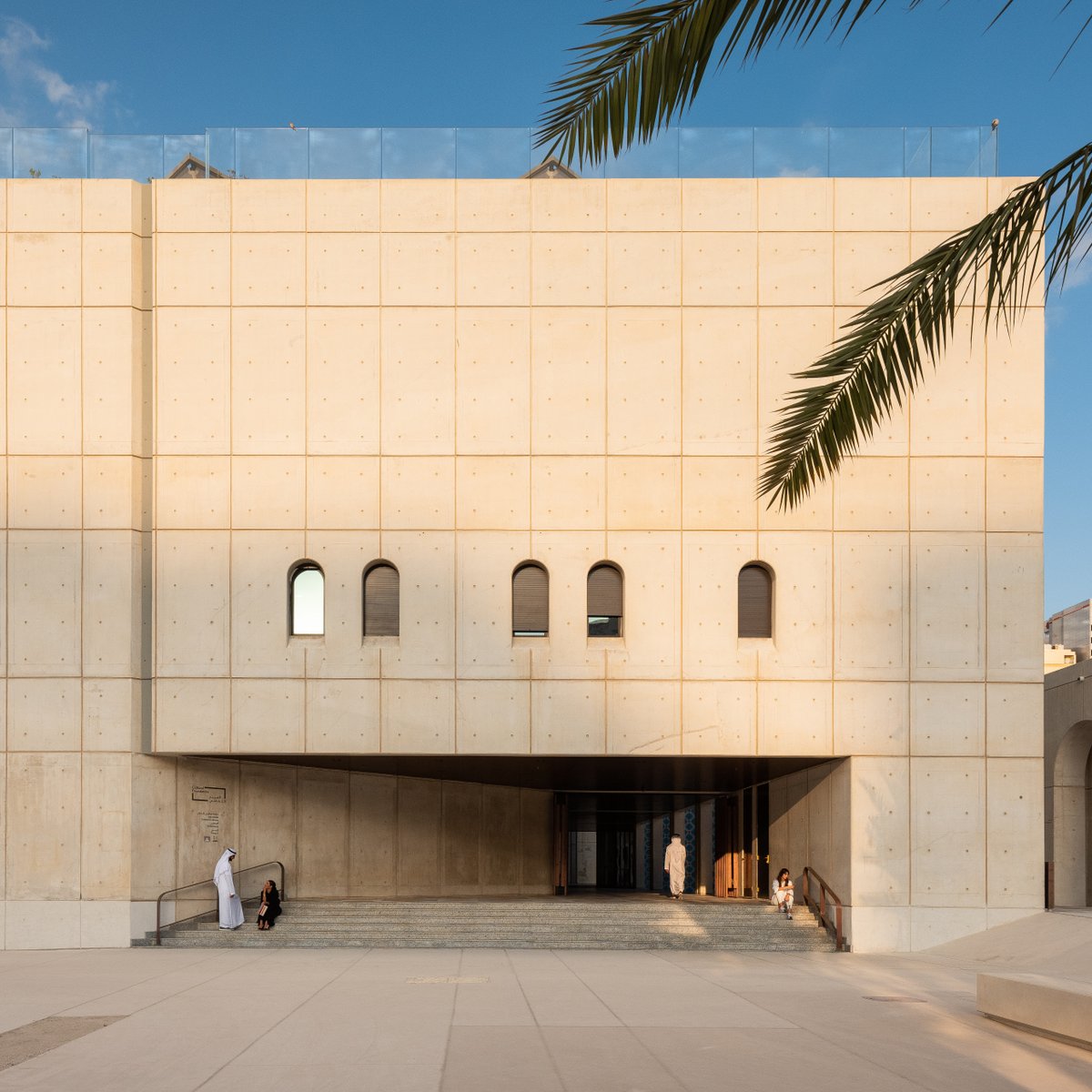 واحة للفن والثقافة وأحد أبرز معالم التراث الحديث في أبوظبي.
A haven for art and culture and a cherished modern heritage landmark in Abu Dhabi.
#InAbuDhabi #HomeOfAbuDhabiCulture
#بيت_الفن_والثقافة #في_أبوظبي https://t.co/TdIFJwGkBn
