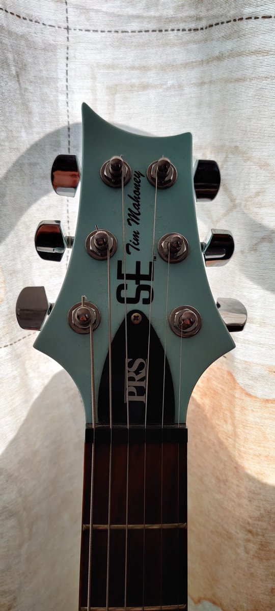 Shahidan13's tweet photo. PRS SE Tim Mahoney 
Made in Korea
Excellent condition. The guitar is very underutilized.
Zero crack/dent/scratch.
Call/whatsapp: 01123443240
Tolong RT gais. Thanks. https://t.co/LzXeCCJD5J