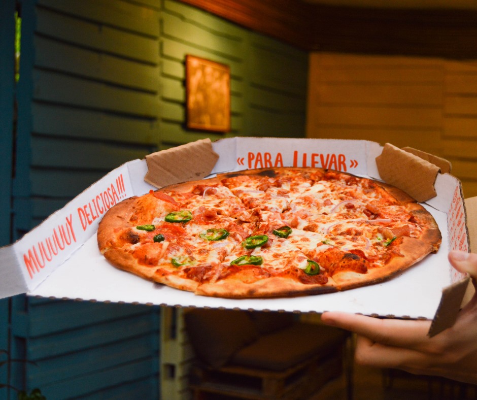 MenuAcapulco's tweet photo. Las especialidades de pizza que tiene #Marcelinos son de otro nivel 🤤🤤 Dorado perfecto, ingredientes de primera y todo el #sappore que los caracteriza. https://t.co/KaSuiReMRO