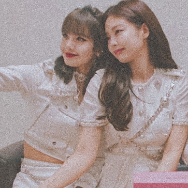 jenlisa_films's tweet image. 🤍