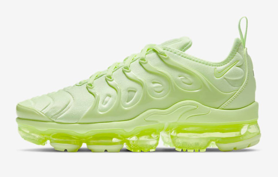 vapormax plus women's champs