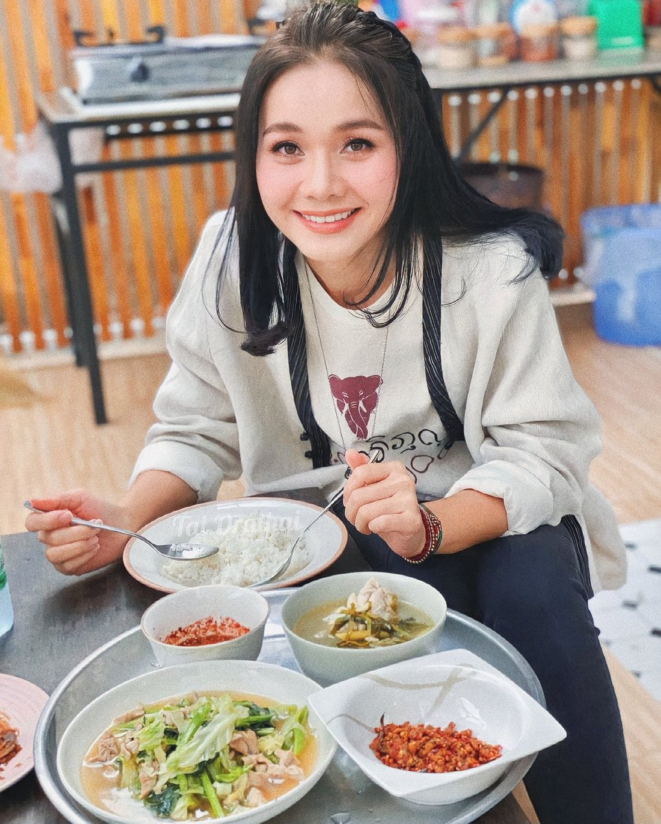 Pspnt07's tweet photo. แก้มน้องนางนั้นแดงกว่าใคร ใจพี่จมแทบพสุธา 🥰🤍🐰😍 #ต่ายอรทัย https://t.co/Ovx7XSSubU