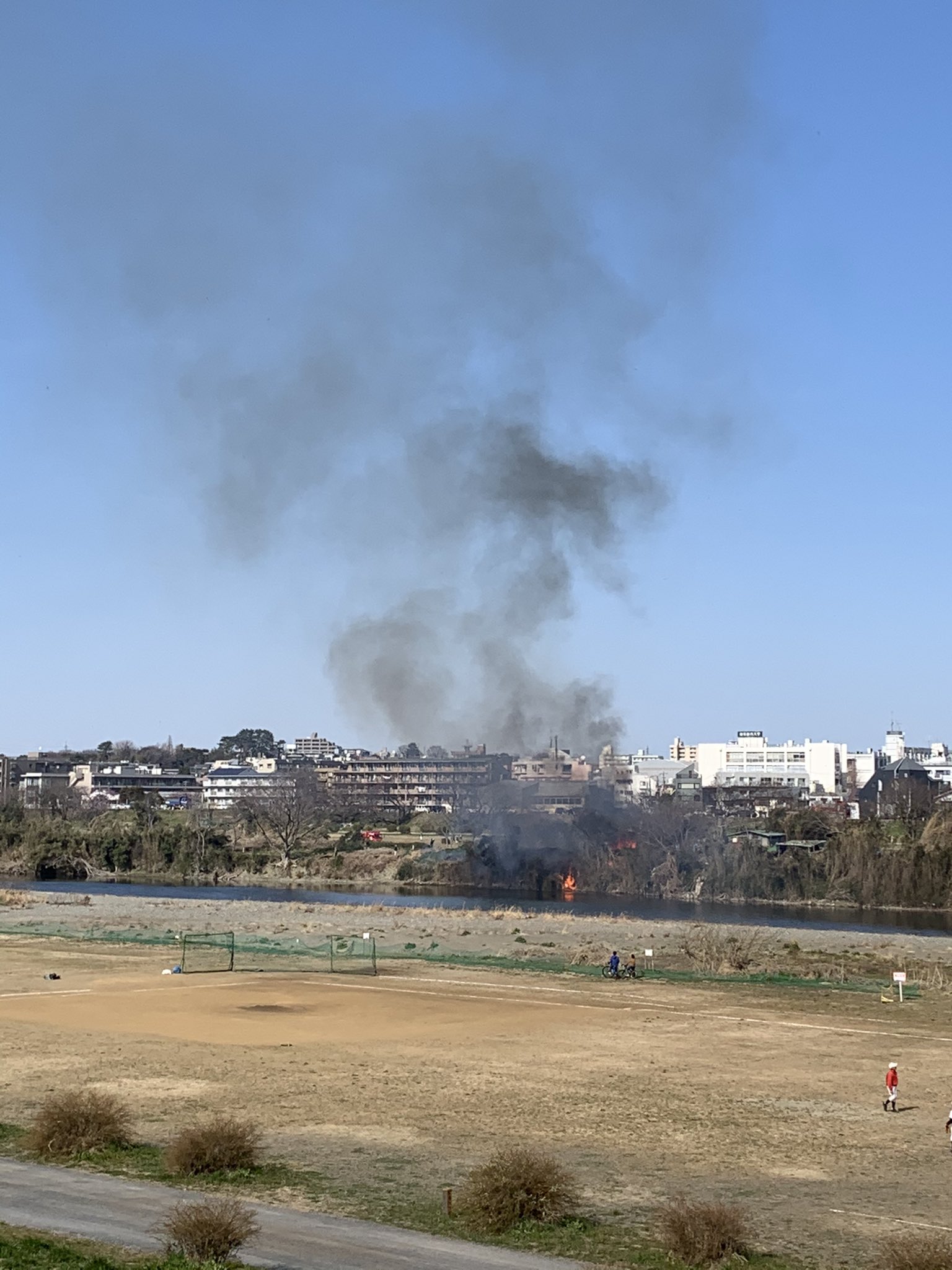 画像 多摩川河川敷 火事です T Co Ugxvpioddm まとめダネ 画像 多摩川河川敷 火事です T Co Ugxvpioddm まとめダネ