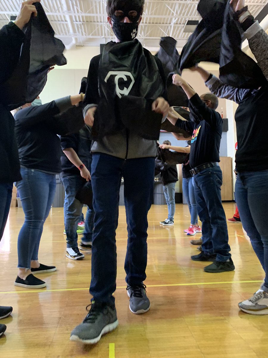 ClarkOlympics's tweet photo. The grand finale of week 3 of the #FitnessChallenge #NISDSpOlympics #Superheroes @NISDSpOlympics @NISDSpecialEd @NISDClark @ClarkHS_ALE https://t.co/qUWFv2HG0g