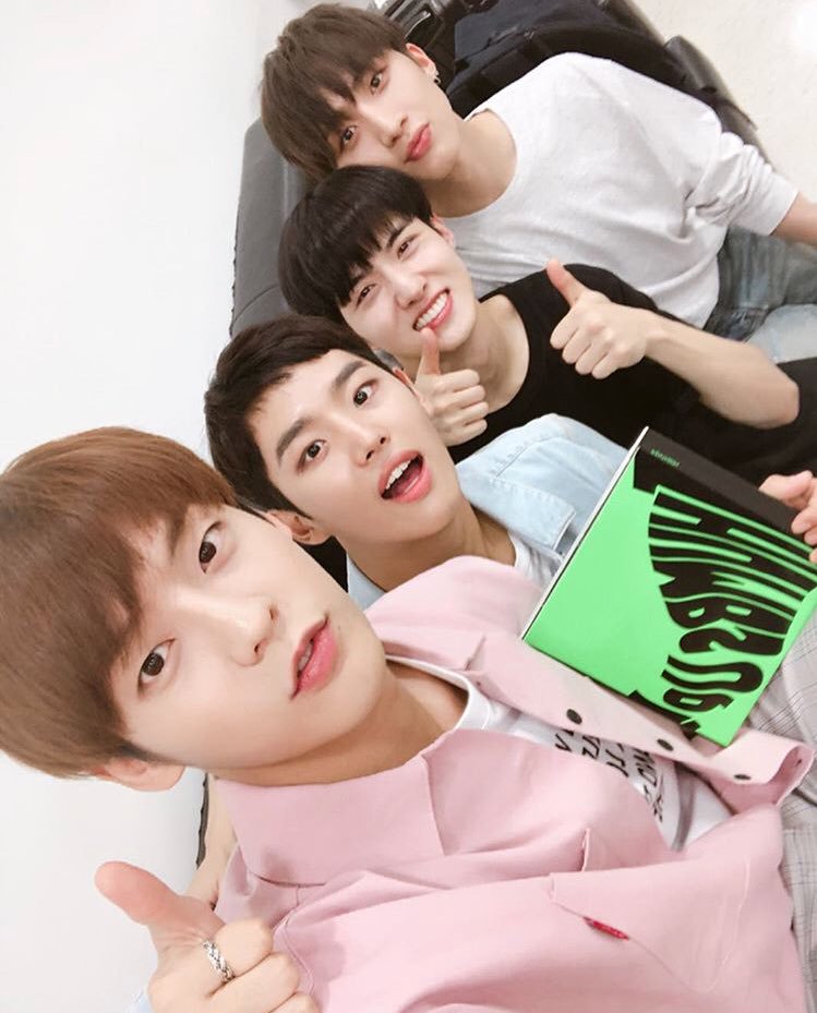 Pentagon Wooseok, Hongseok, Yeo One, Hui 