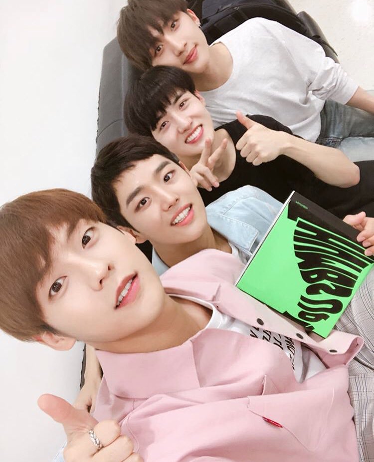 Pentagon Wooseok, Hongseok, Yeo One, Hui 