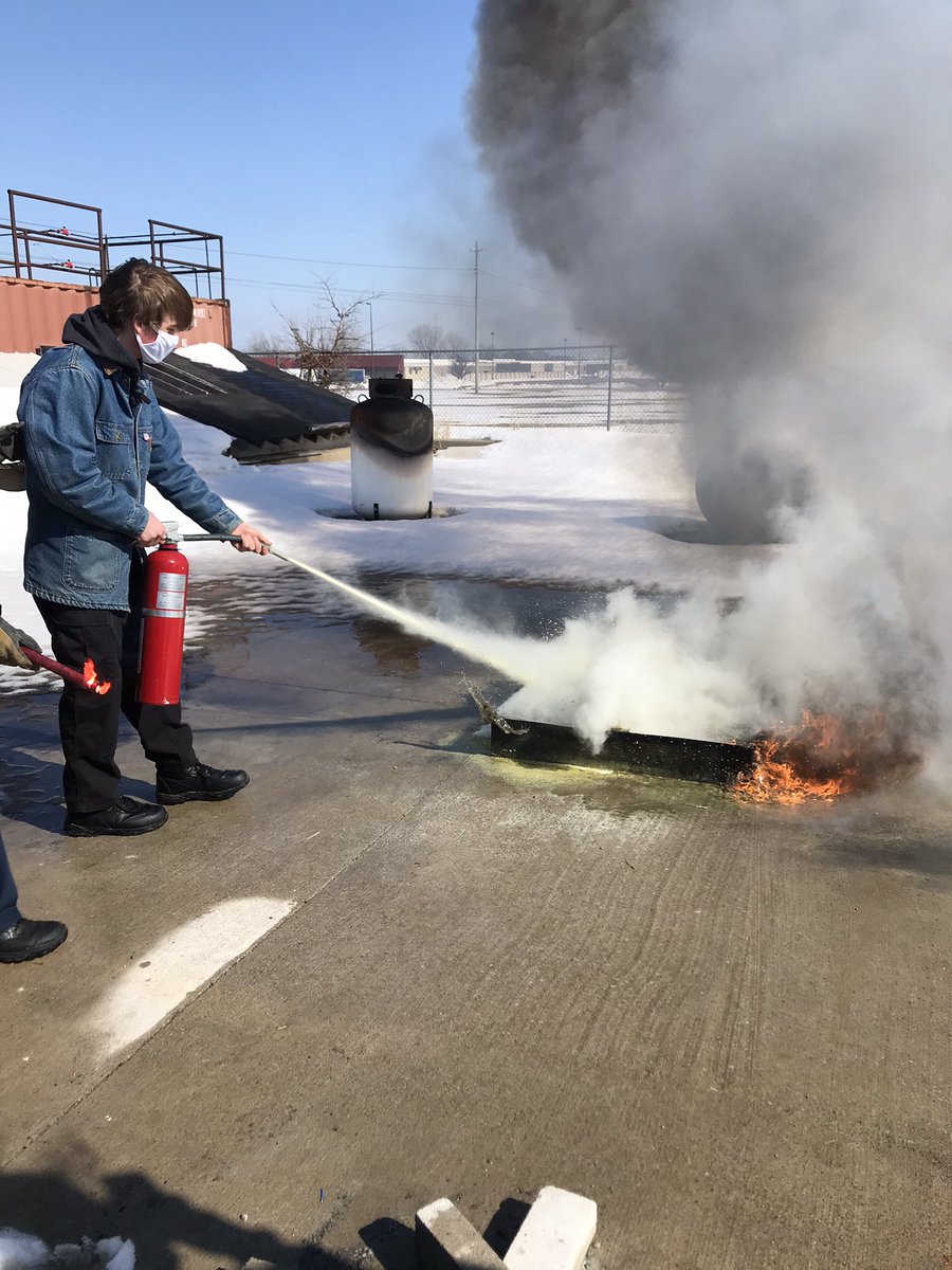 EHOVEcj's tweet photo. Putting out fires with Mr. Mason! #EHOVEvips https://t.co/QaREqnHz9n