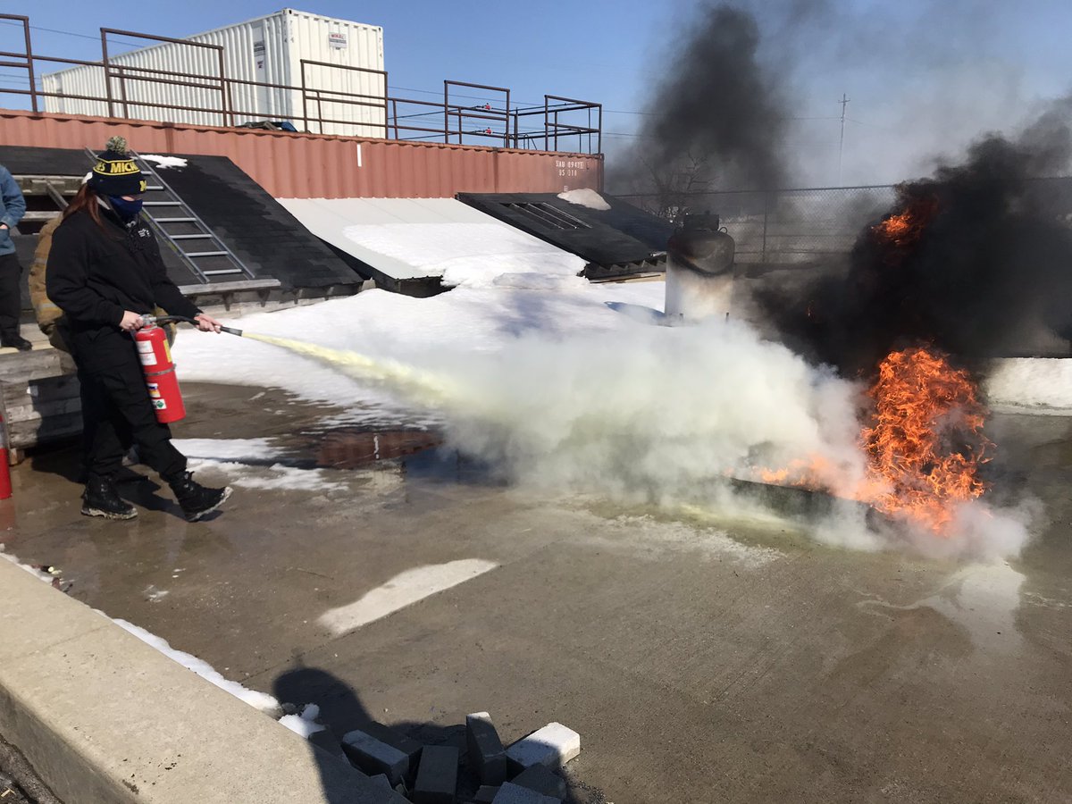 EHOVEcj's tweet photo. Putting out fires with Mr. Mason! #EHOVEvips https://t.co/QaREqnHz9n