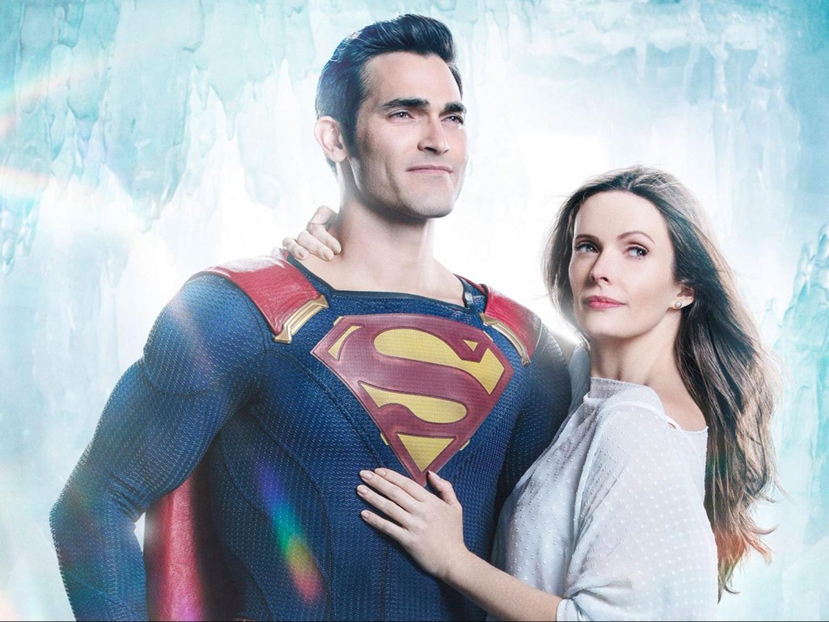 FAMILY KRYPTONITE? Superman &amp; Lois' Tyler Hoechlin soars to new heights as a dad &amp; hubby