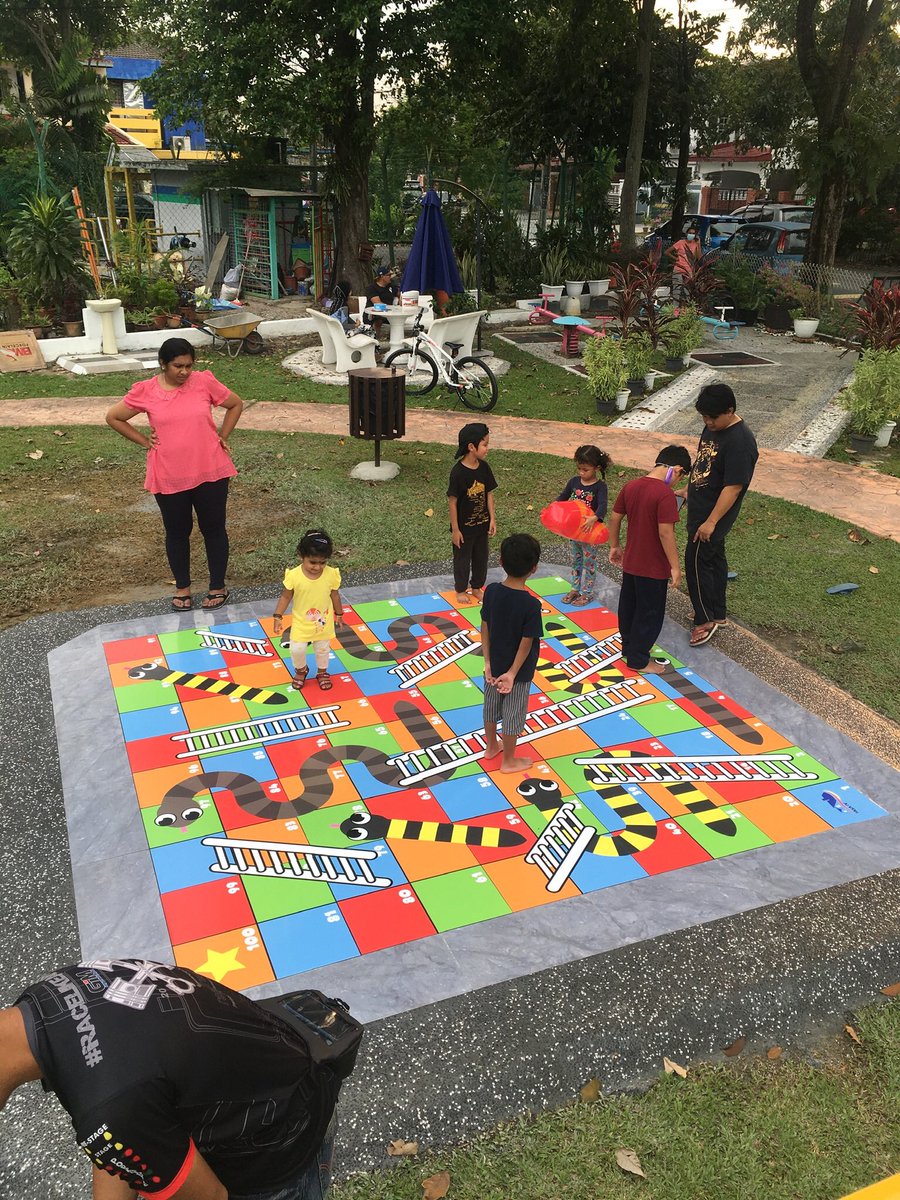zamzammee's tweet image. Giant snake &amp;amp; ladder project for the neighbourhood. #snakeandladder #giantgame #game #artinstallation @twt_seni