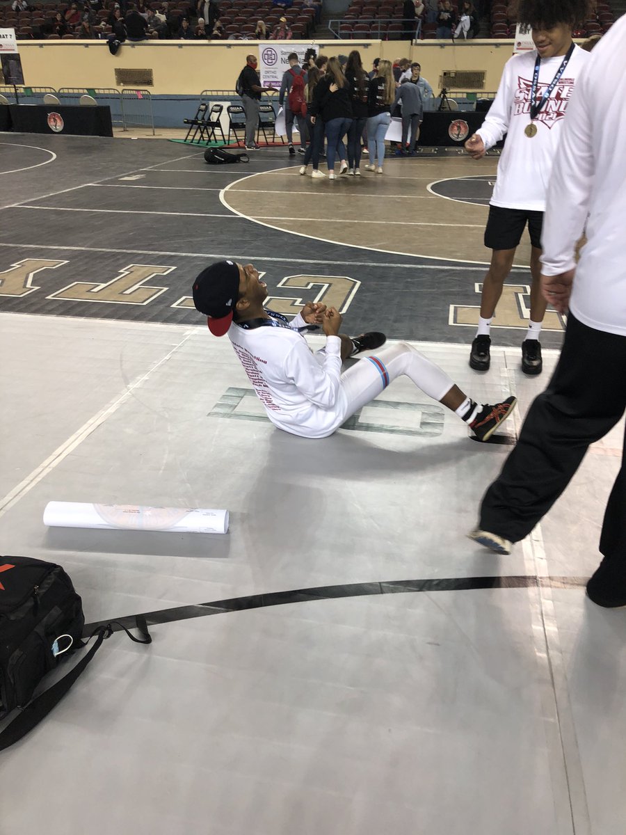 The 3X State Champ’s reaction after receiving a second award     😂🥇🥇