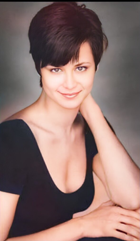abcsoapfan01's tweet photo. @reallycb added color to this old black and white photo, just for you. Enjoy 😉 https://t.co/mxqpMhu7A7