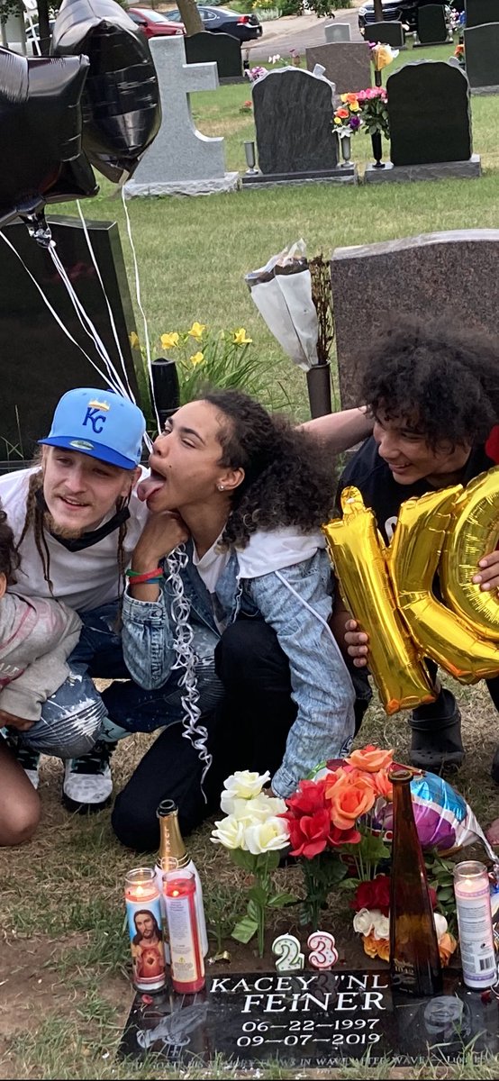 TheFeinerThingz's tweet photo. I love you .. 🤞🏽😢💔 https://t.co/UstLeQ2htq