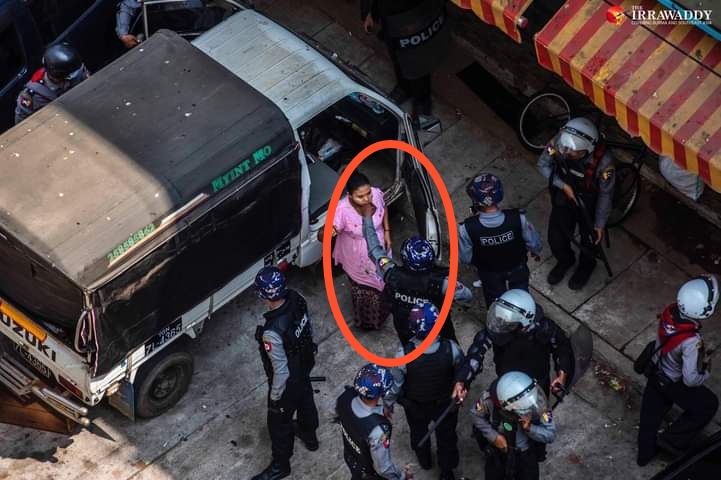 #Feb27Coup MyayNiGone, Yangon, Myanmar🚨❗
This is a PREGNANT woman and police arrested her voilently like this!!!
You can see his hand on her NECK!!!! This is #CrimesAgainstHumanity
@AllianceMilkTea
#OpCCP
#WhatsHappeningInMyanmar
@POTUS @UN @YourAnonCentral @freya_cole https://t.co/JDOYencZyx