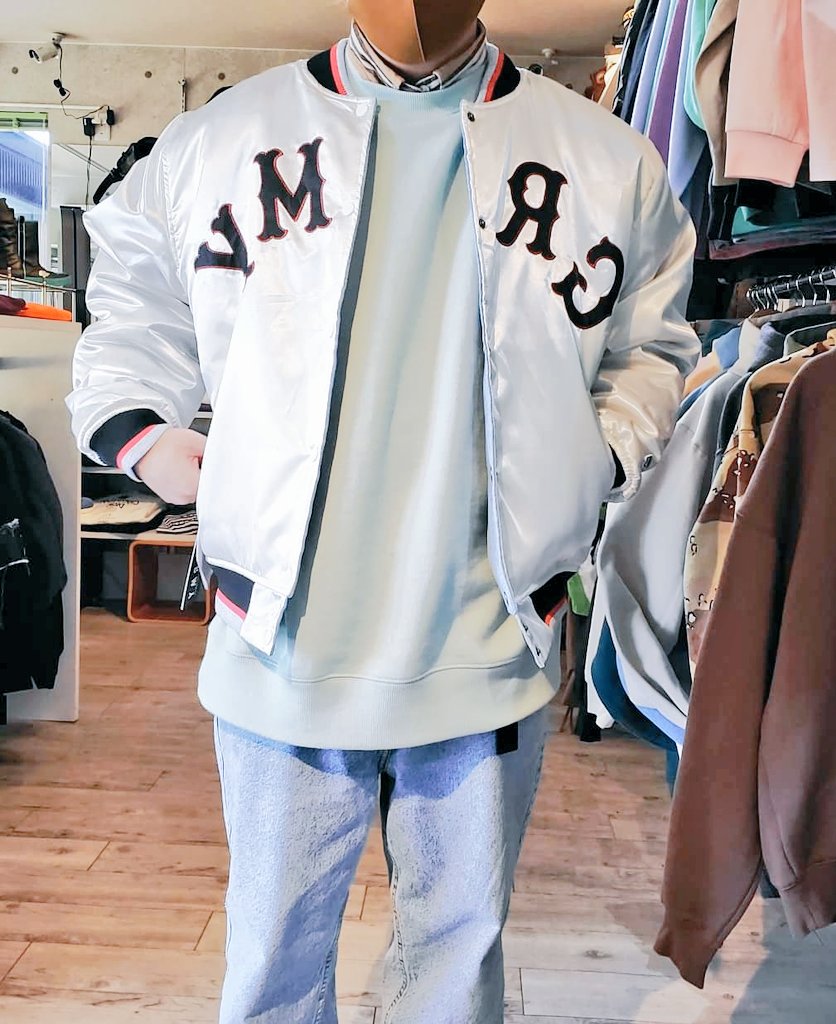 doek9's tweet photo. Grimey2021.s.s
デニムとサテン生地リバーシブルのスタジアムjktデニムは勿論ですがホワイトのサテン生地も爽やかで春先使えそうです😎
パンツはややフレアな👖を合わせています
サイズL.XL.XXL27500円この機会に是非!!
#graimey2021
#grimey
#sandybodecker
#jordan6carmine2021
#jordancustom https://t.co/JY9ieceKJz