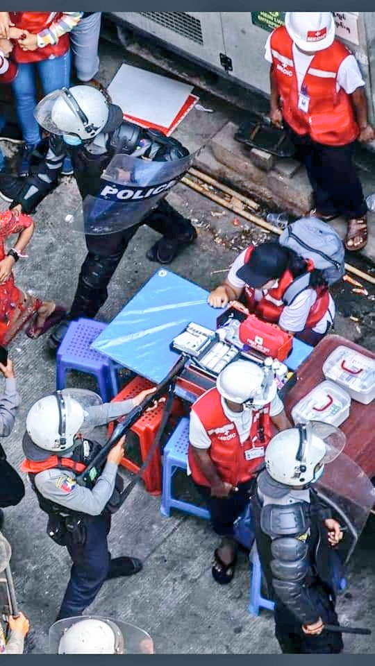 Military and polices force capture even the pregnant woman and medical assistant  today.
#WhatsHappeninglnMyanmar 
#Feb27Coup