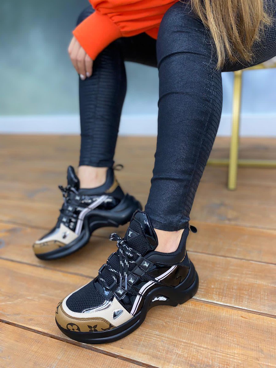 feetbitsneakers's tweet image. Pedicure and nice Sneakers🔥
#Weekendplot #FeetBit