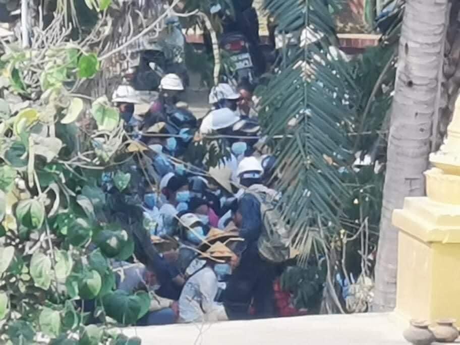 MilkTeaMM_MTAM's tweet photo. In Monywa, around 60 goy arrested. Dr.Myat Thuzar Khin git gunshots and other teachers are detained by wrapping with ropes. Today's actions are totally Crimes. Plz Start taking actions on them.@UNHumanright #WhatsHappeningInMyanmar #Feb27Coup #OpCCP #MilkTeaAlliance https://t.co/HzOZujSmtX