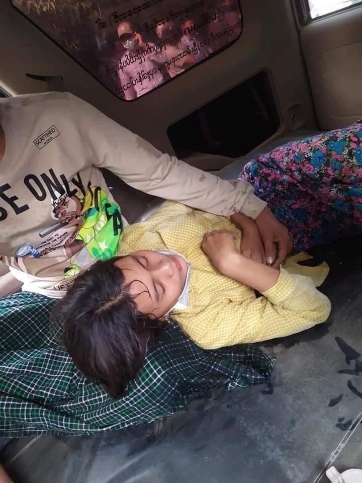 In Monywa , a medical doctor (young lady) was shot by real bullets in the protest by military police. Today,several crackdowns over the country were happening and too violent. JUNTA BRUTALITY #Feb27Coup #AgainstMyanmarMilitaryCoup #WhatsHappeningInMyanmar  #HearTheVoiceOfMyanmar