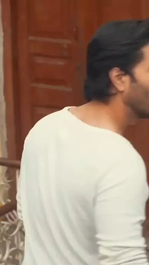 U8Es5MMr4Lg4Mxa's tweet photo. Feroze Khan110:😉😏😜 Or kro #magictrend #lalalachallenge #myliveshow #SnackActingStar #mylifemychoice https://t.co/sbjN70cWDh https://t.co/8DOKORi9eC