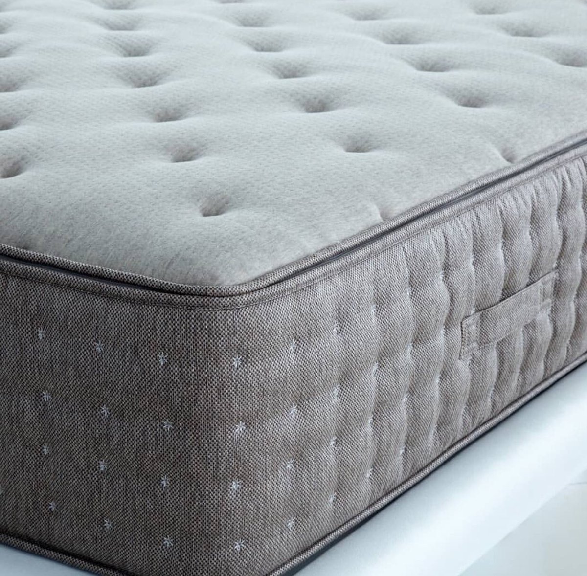 innovabedding's tweet photo. 📣YATAK KILIFLARI 

👉Yüksek teknolojili dokuma ve örmek tezgahlarımızda oluşan çok özel serilerle her ihtiyaca uygun yatak kumaşları üretiyoruz. 

#mattress #mattresscover #matelas #colchoes #bedcover #bedding #bedtime #latexmattress #yatak  #kılıf #yatakkılıfı https://t.co/MS4wLiNjNw