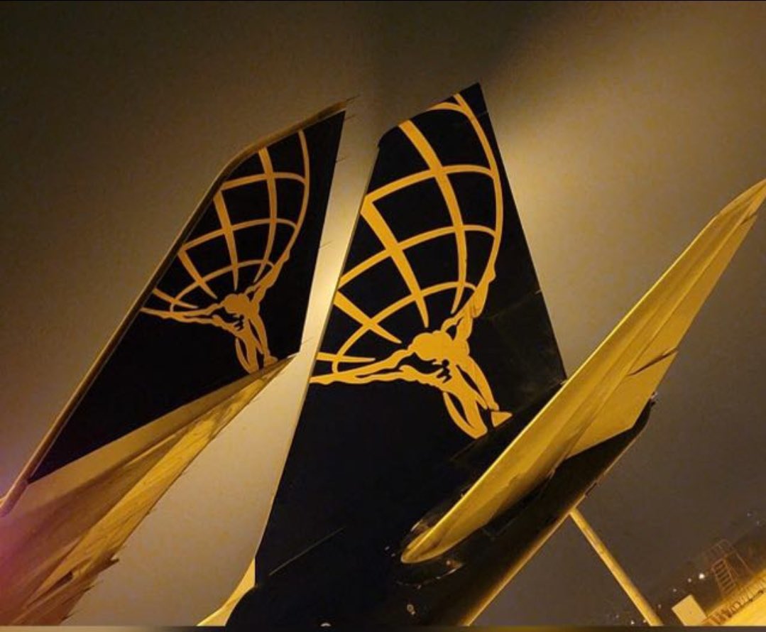 AviateAddict's tweet image. We all love a little aviation art , just needed to edit out the lamp post 

#winglets #atlas #aviationart #avgeeks