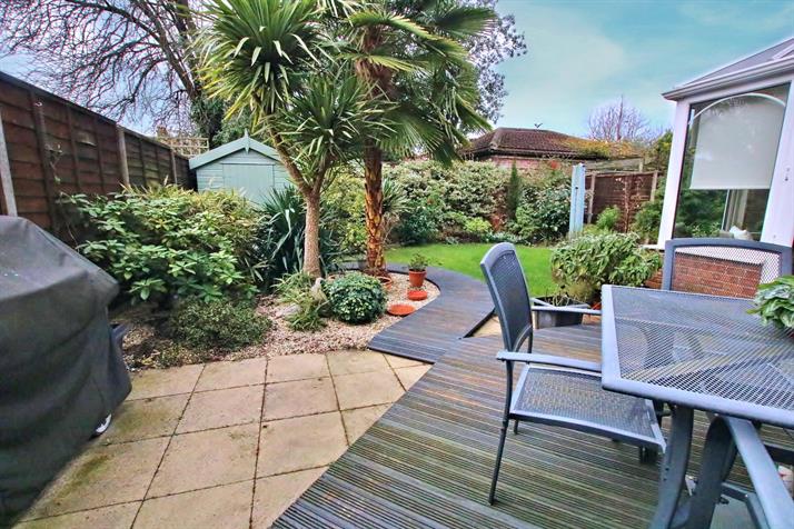 FieldPalmer's tweet photo. An immaculately presented detached executive 4 bedroom #home in the heart of #Southampton within walking distance of Southampton's main line train station, City Centre &amp; Southampton Common

https://t.co/rXZQRyPhvd

Contact Field Palmer Shirley: 023 8078 0787 https://t.co/OWtfRWj4Fa