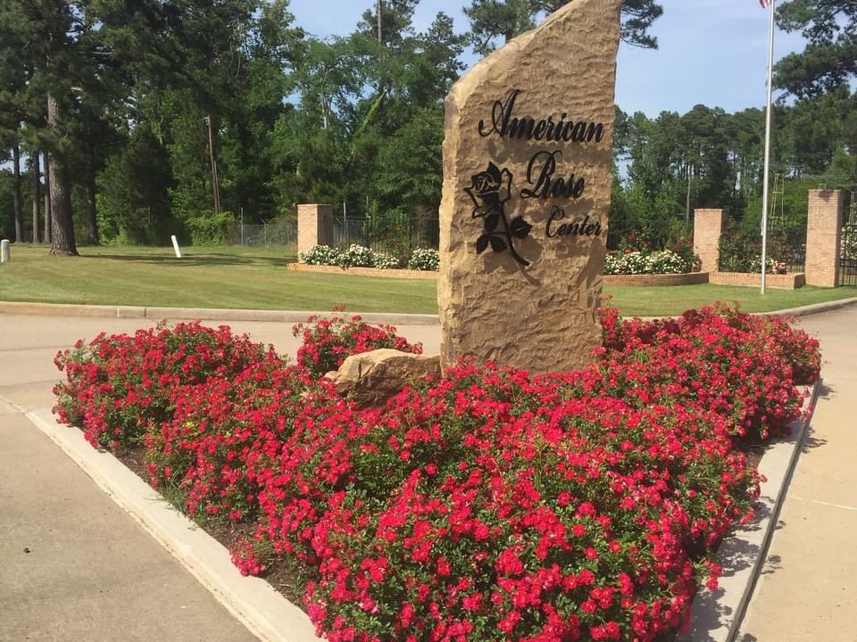 Up coming meeting on America’s Rose Garden. Details... indianapolisrosesociety.com/2021/02/27/ame…