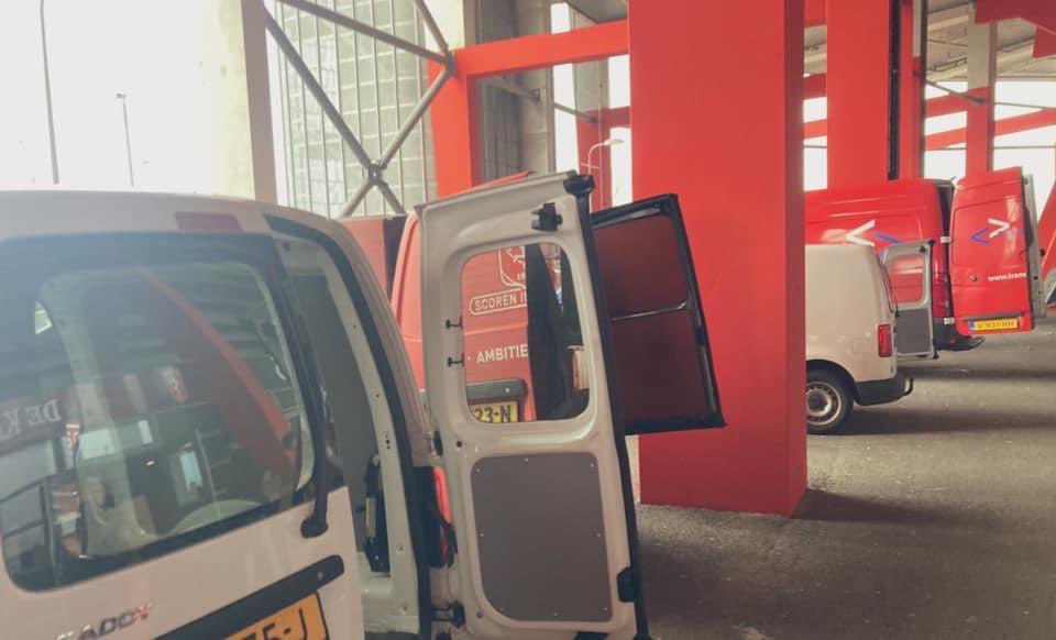 henkrender's tweet image. Terug van weggeweest.😋 Vanavond wederom een paar duizend Tukkers met broodje beenham en halve liter Grolsch voor de buis. Oldenzaal is er klaar voor. 

#ikmisoe #matchdaypakket #hertwe